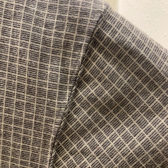 Vintage Van Heusen Tan Collared Shirt - Picture 10 of 10